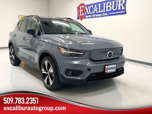 2022 VOLVO XC40