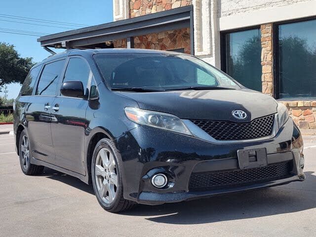 2017 TOYOTA Sienna