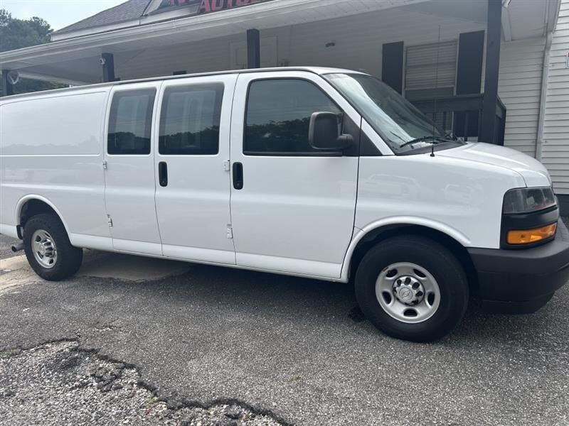 2020 CHEVROLET Express