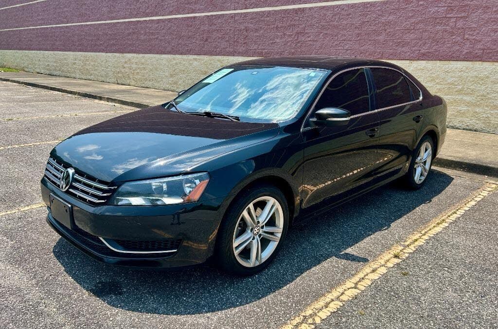 2014 VOLKSWAGEN Passat