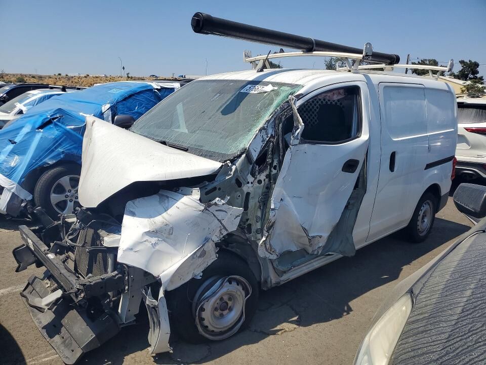 2015 NISSAN NV200