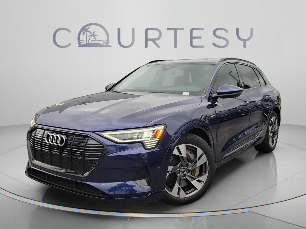 2022 AUDI e-tron