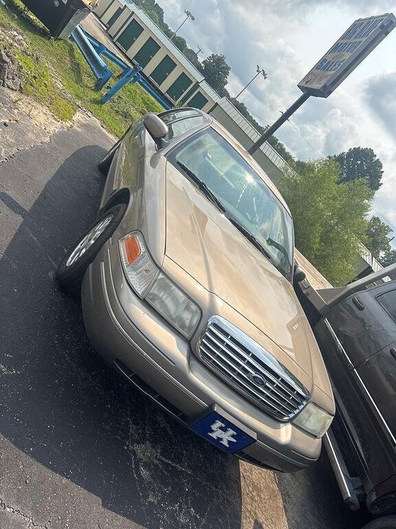 2003 FORD Crown Victoria