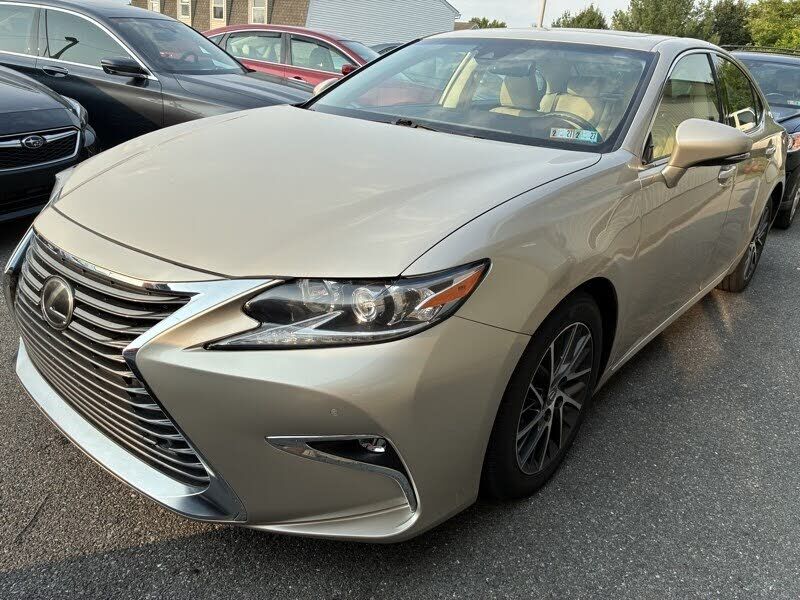 2017 LEXUS ES