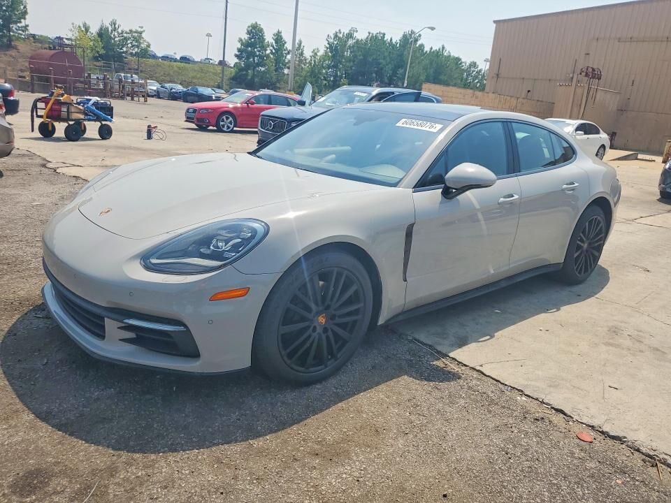 2017 PORSCHE Panamera