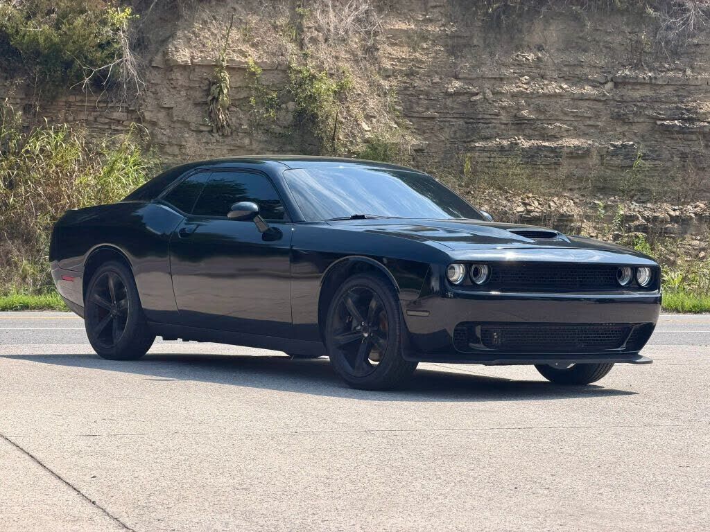 2017 DODGE Challenger