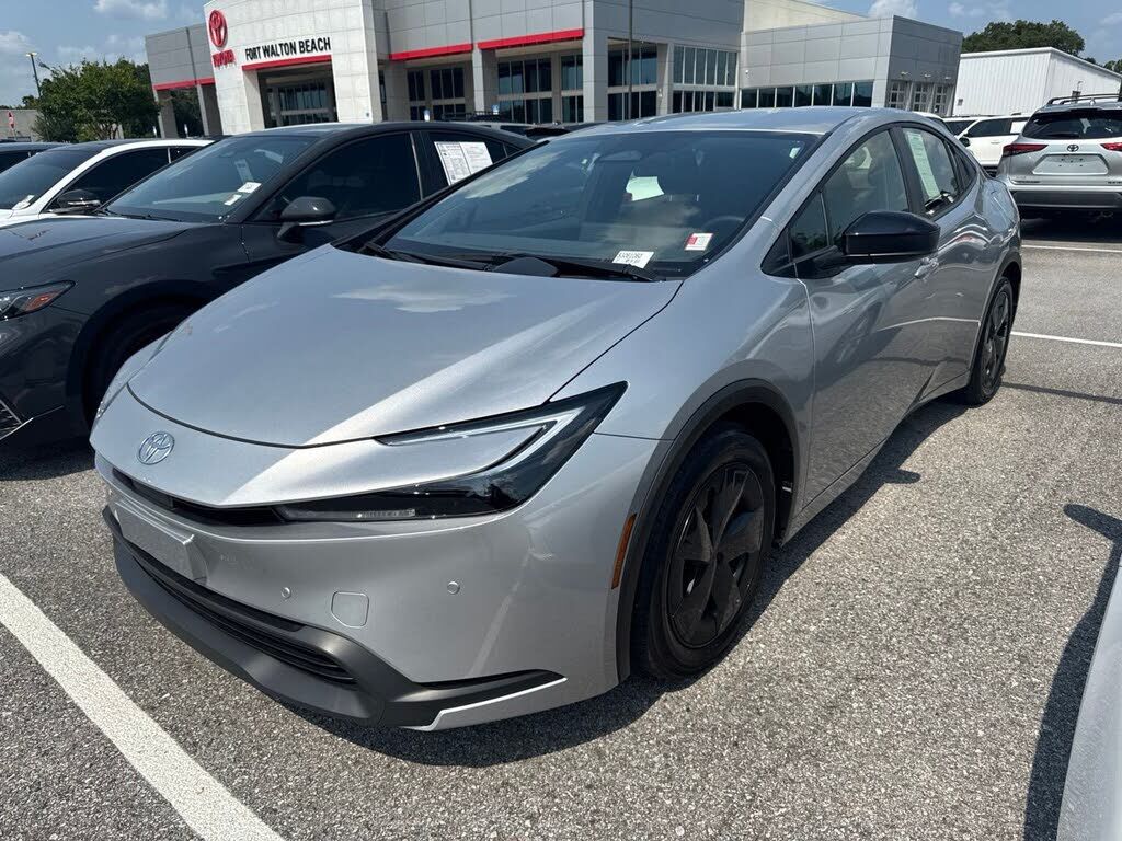 2025 TOYOTA PRIUS