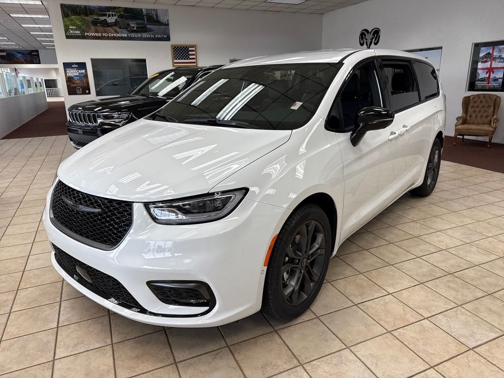 2026 CHRYSLER Pacifica