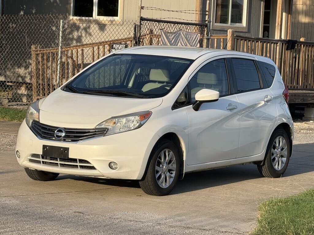 2015 NISSAN Versa