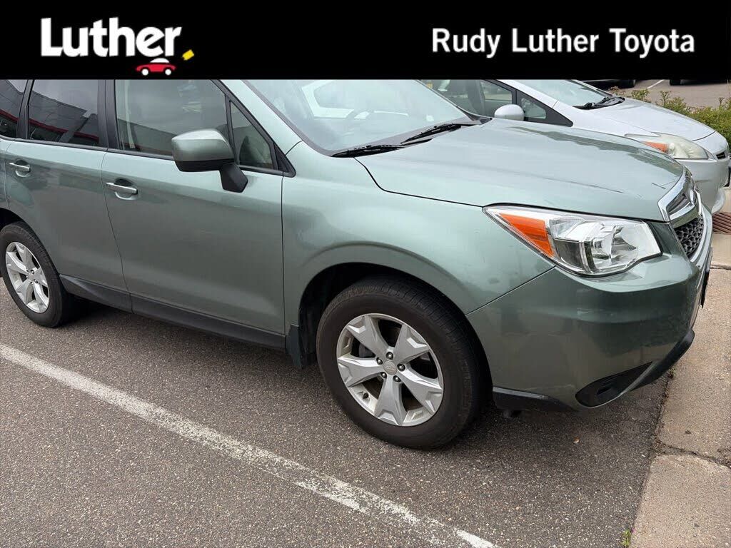 2016 SUBARU Forester