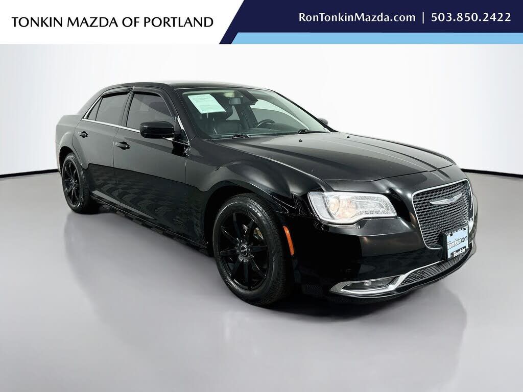 2017 CHRYSLER 300