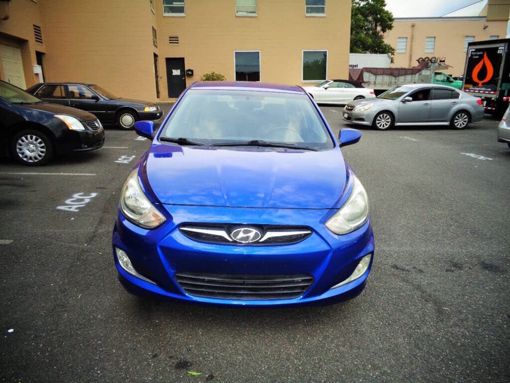 2012 HYUNDAI Accent