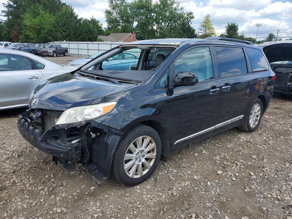 2016 TOYOTA Sienna