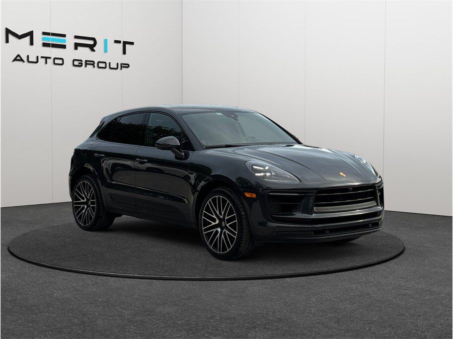 2022 PORSCHE Macan