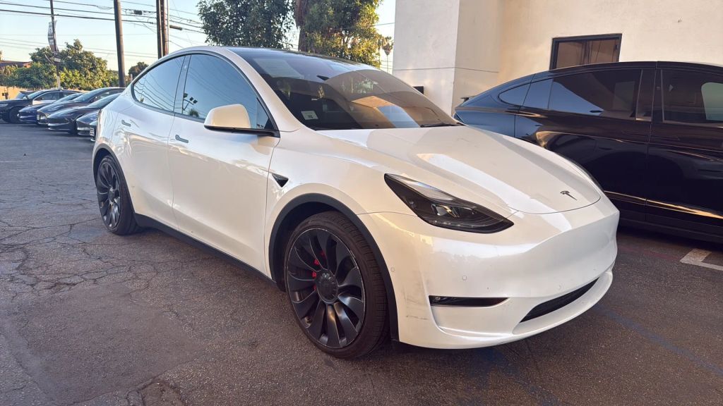 2022 TESLA Model Y