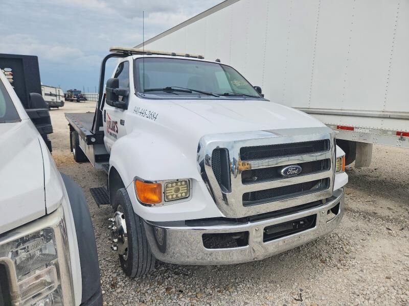 2012 FORD F-650