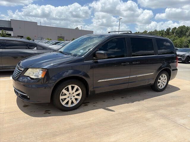 2014 CHRYSLER Town and Country