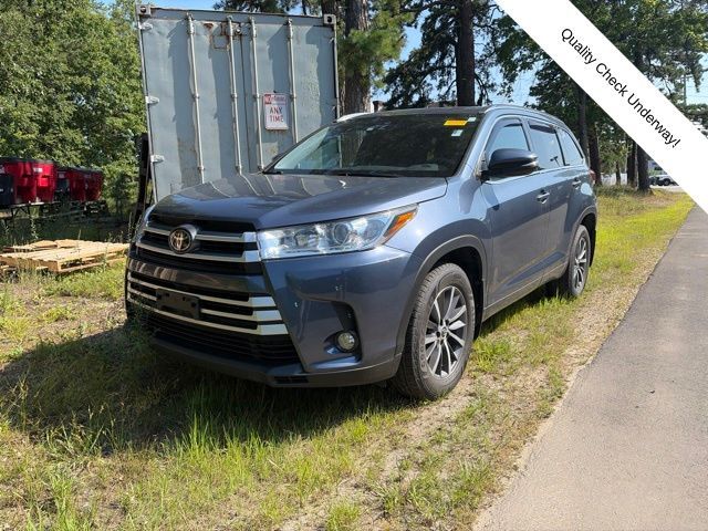 2017 TOYOTA Highlander