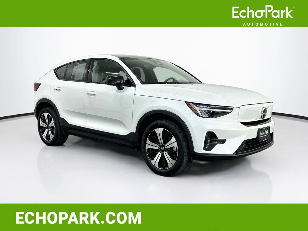 2023 VOLVO C40