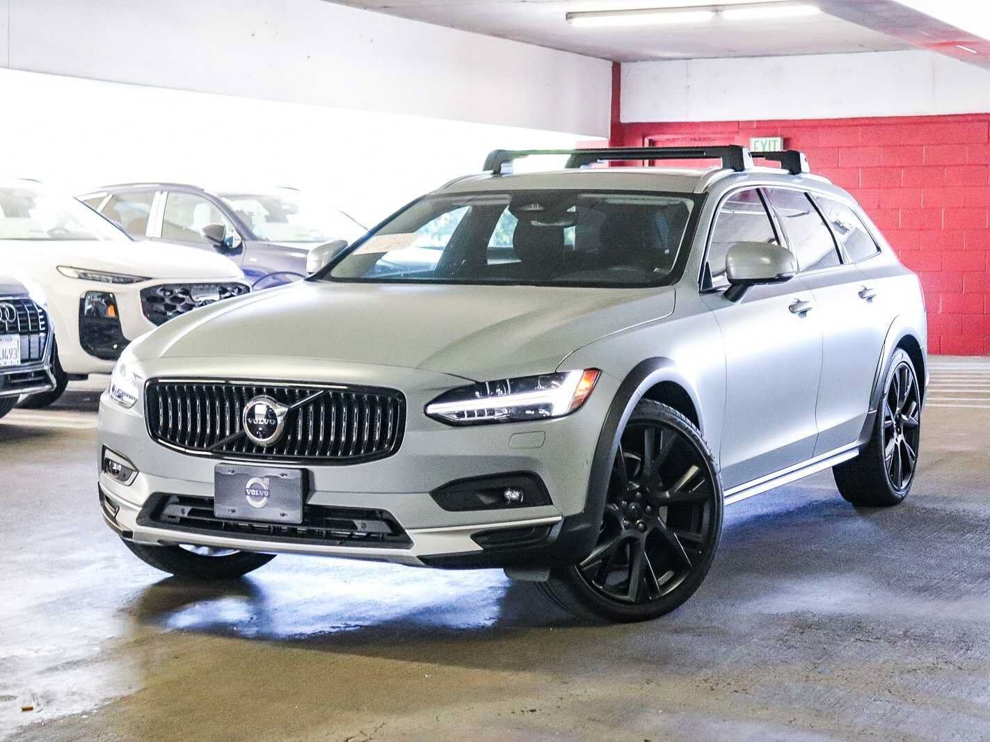 2024 VOLVO V90CC