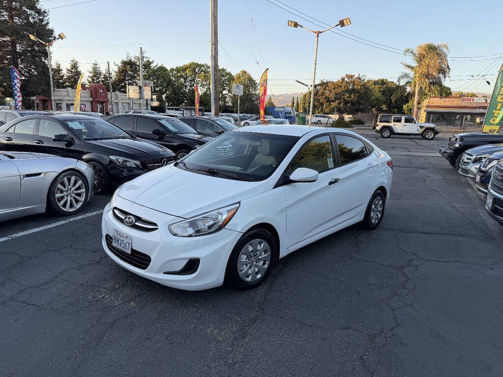 2017 HYUNDAI Accent