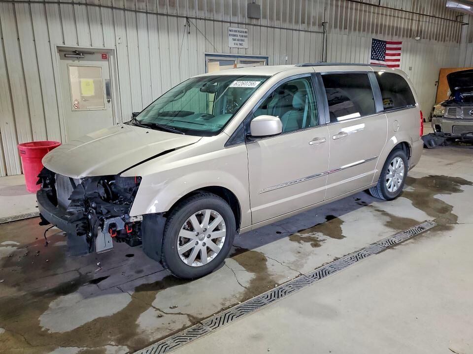 2014 CHRYSLER Town and Country