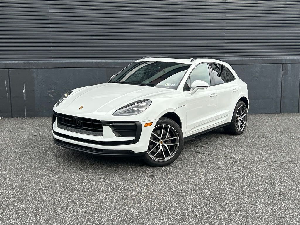 2024 PORSCHE Macan