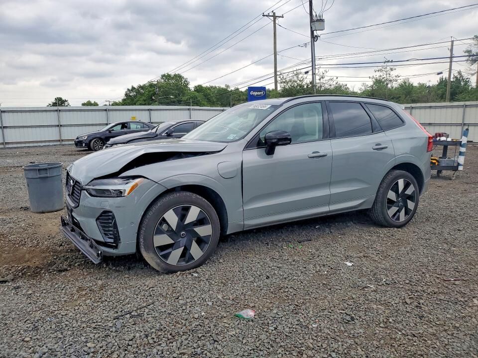 2025 VOLVO XC60