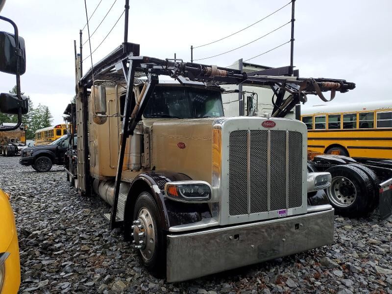 2015 PETERBILT 389