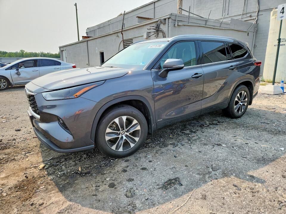 2022 TOYOTA Highlander
