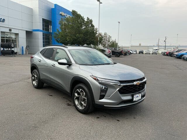2025 CHEVROLET Trax