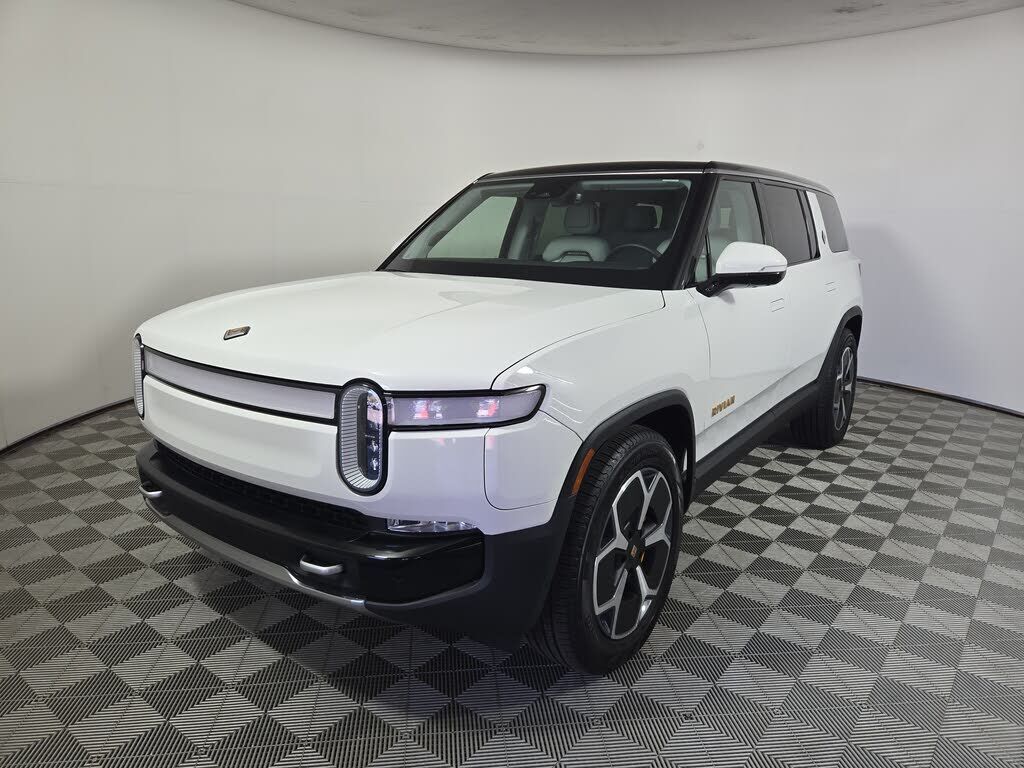 2024 RIVIAN R1S