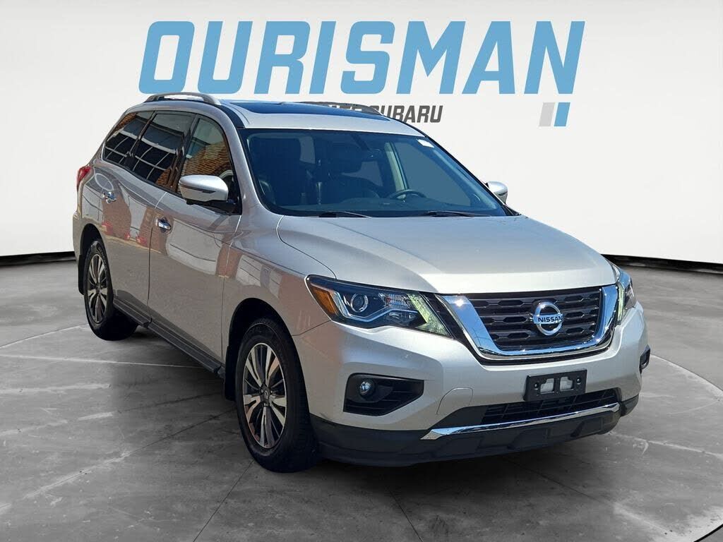 2017 NISSAN Pathfinder