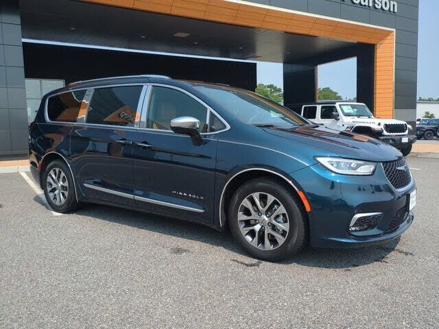 2025 CHRYSLER Pacifica