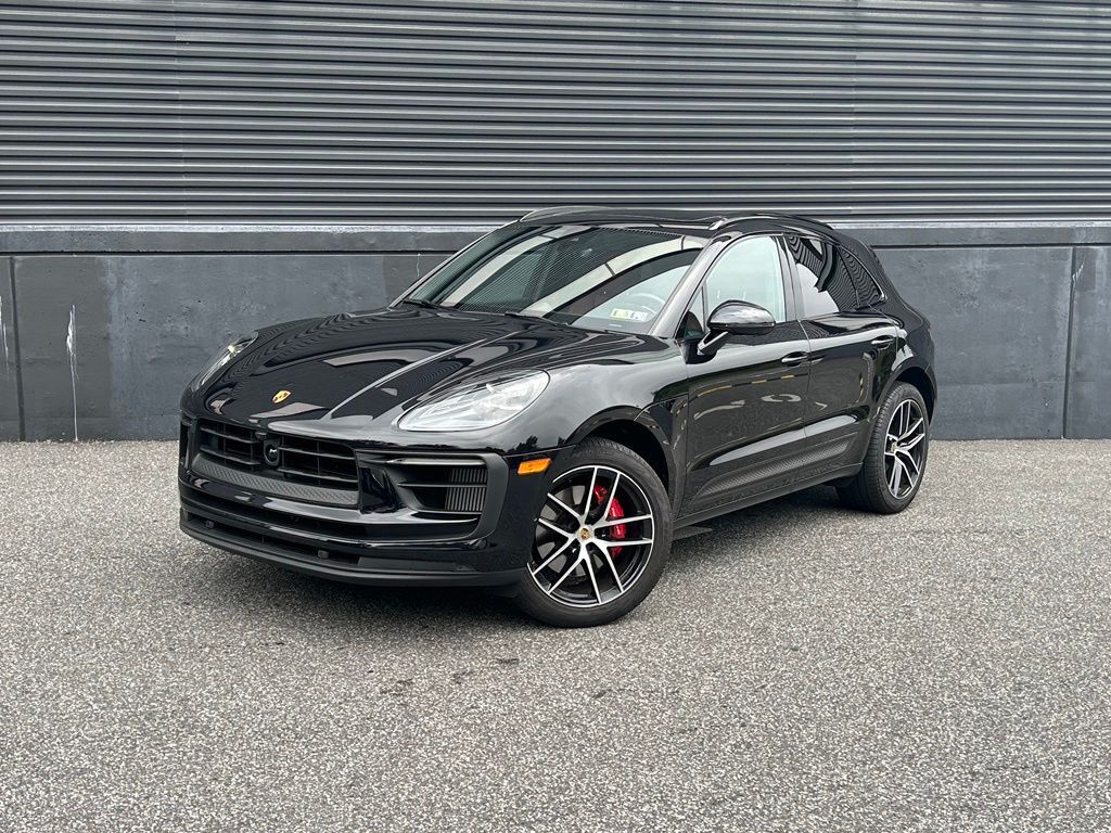 2023 PORSCHE Macan