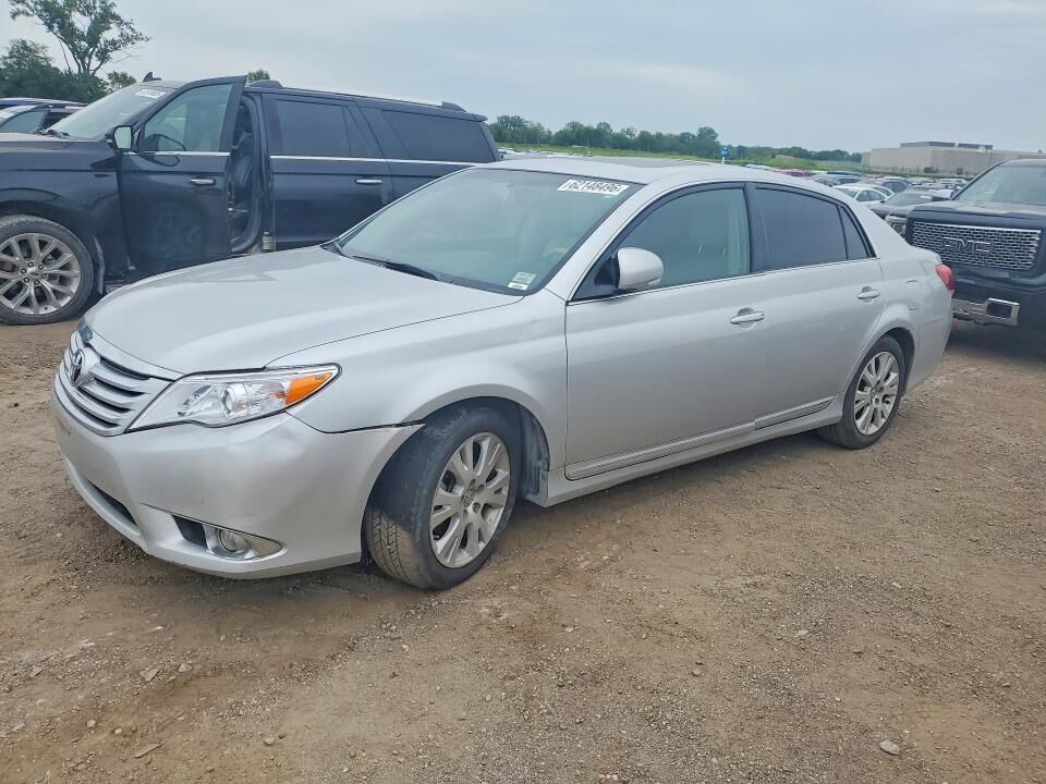 2011 TOYOTA Avalon