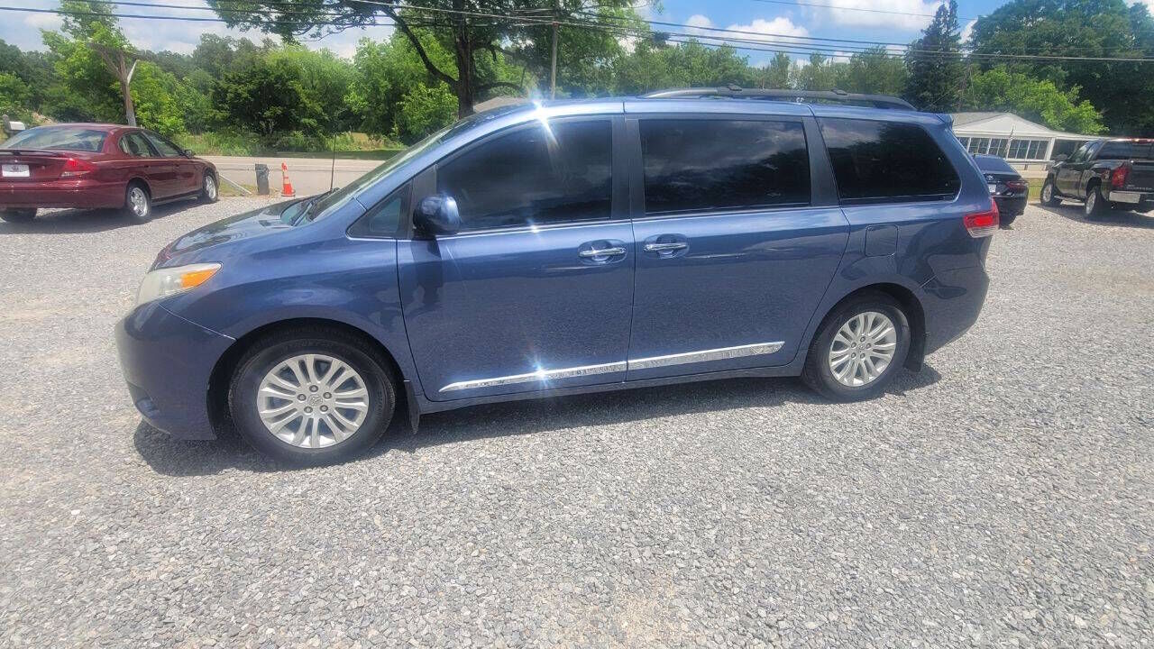 2014 TOYOTA Sienna