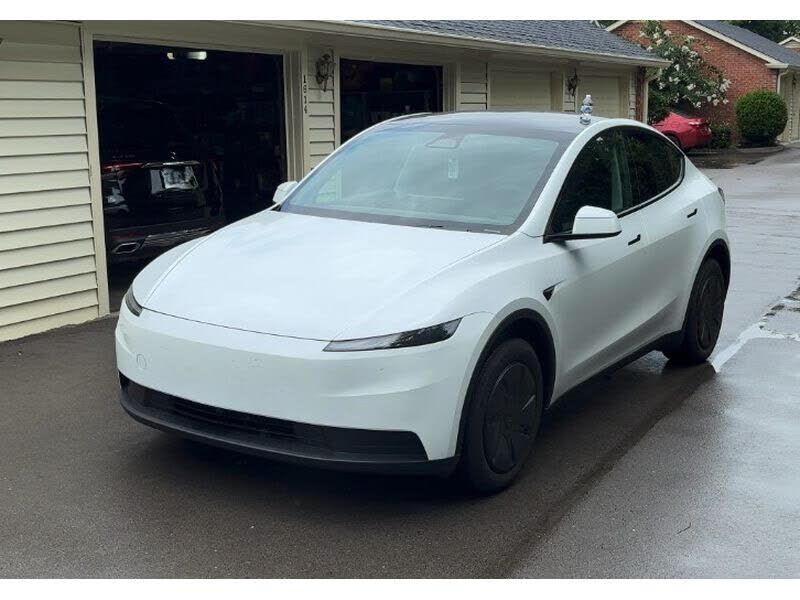 2026 TESLA Model Y