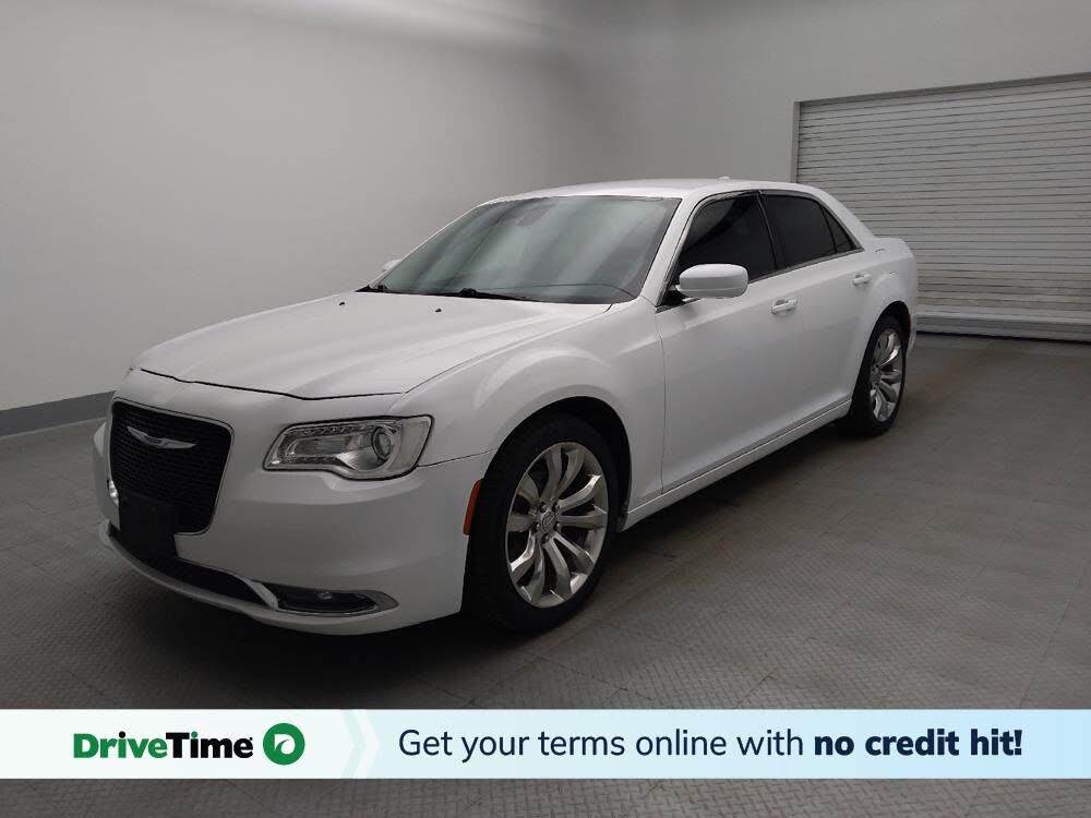 2019 CHRYSLER 300