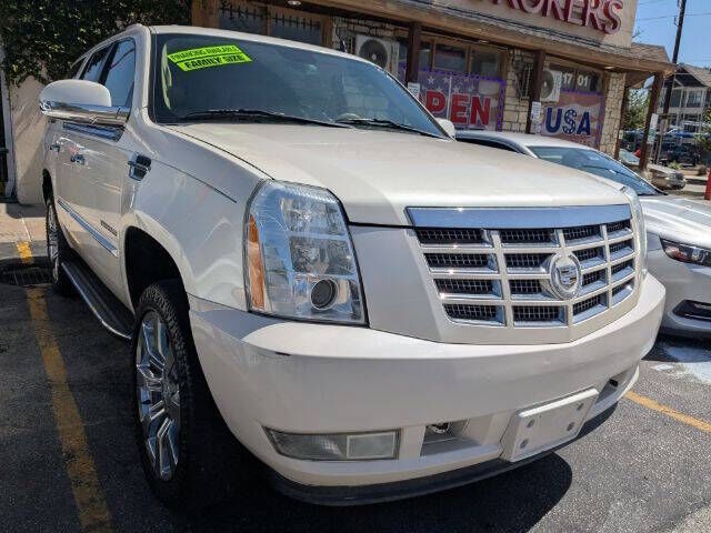 2011 CADILLAC Escalade