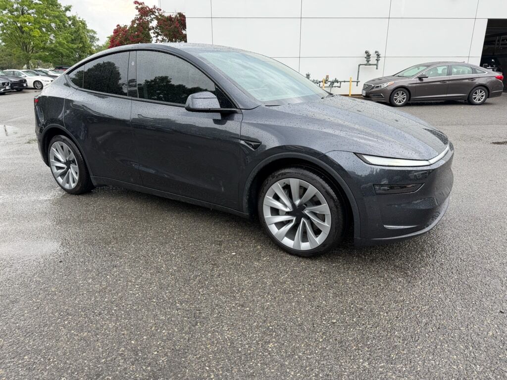 2026 TESLA Model Y