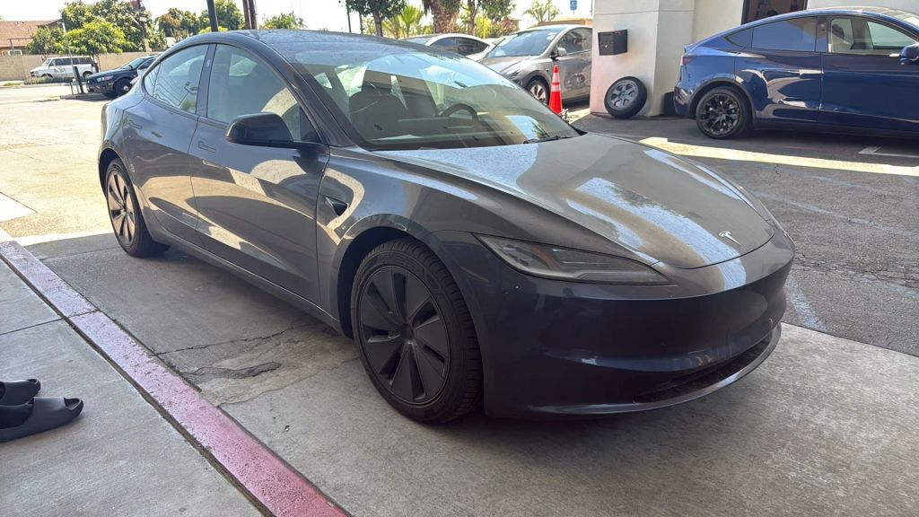 2024 TESLA Model 3
