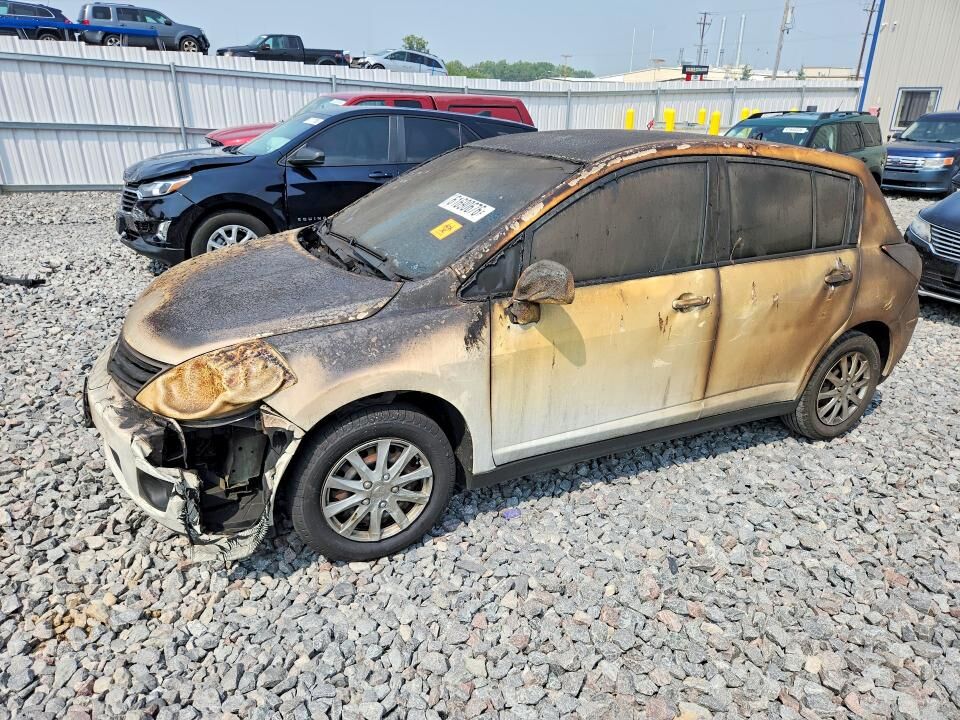2010 NISSAN Versa