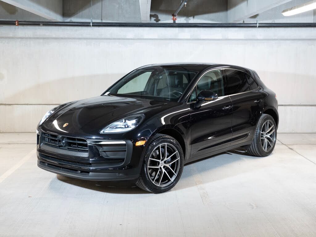 2024 PORSCHE Macan