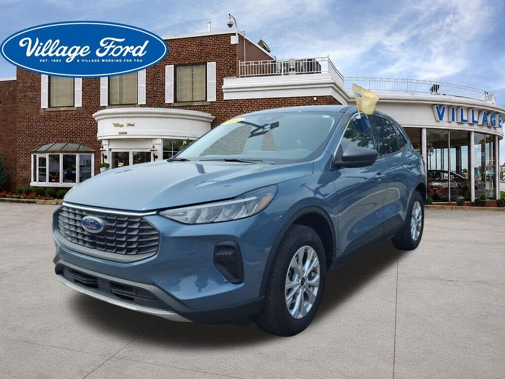 2024 FORD Escape