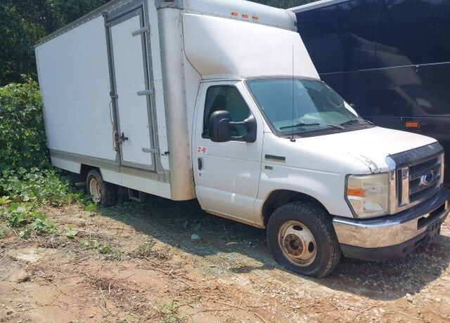 2013 FORD E-350