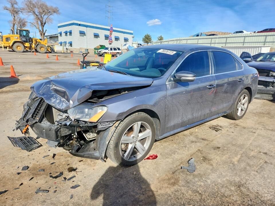 2013 VOLKSWAGEN Passat