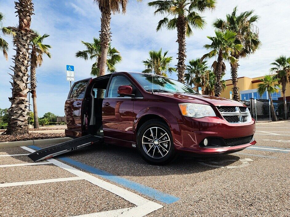 2017 DODGE Grand Caravan