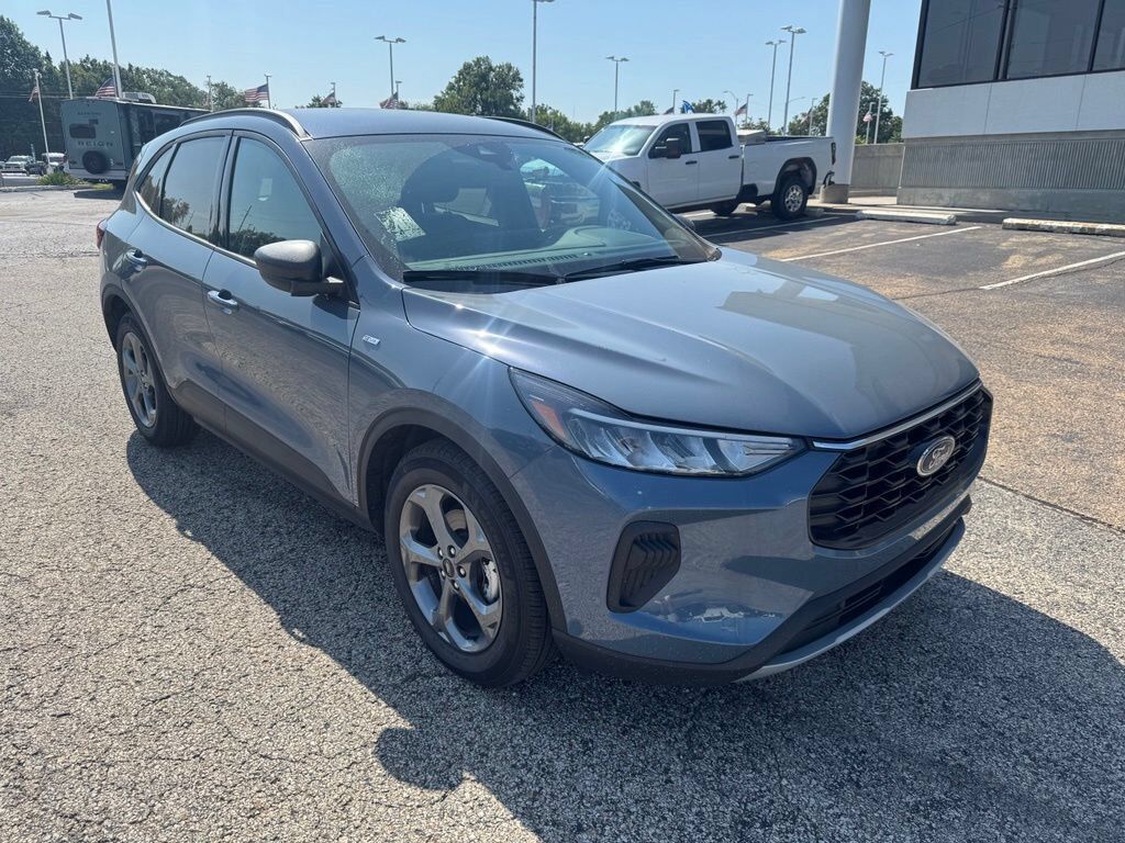 2025 FORD Escape