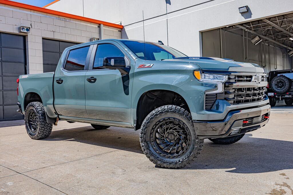 2025 CHEVROLET Silverado